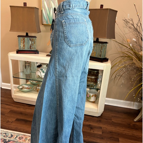 FUN, FUNKY, UNIQUE, SEXY & VINTAGY WIDE LEGGED JEANS IN SUPERB CONDITION. - Picture 5 of 9